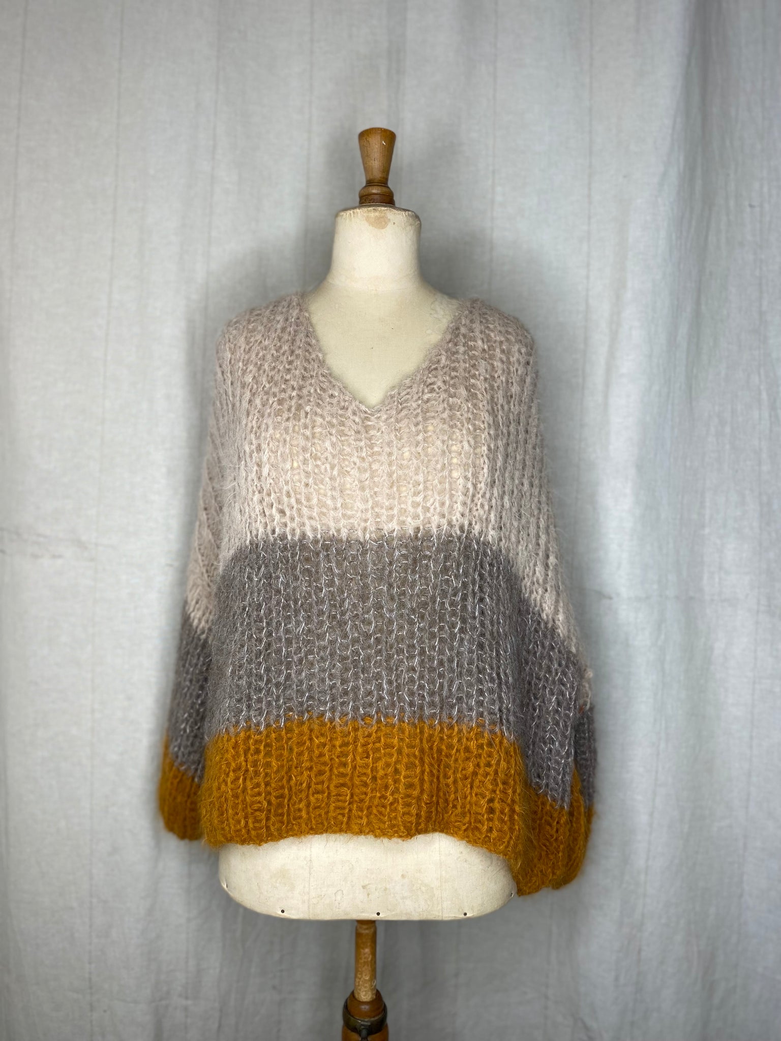 Alpaca Brioche Handknit V-Neck Sweater - Suri