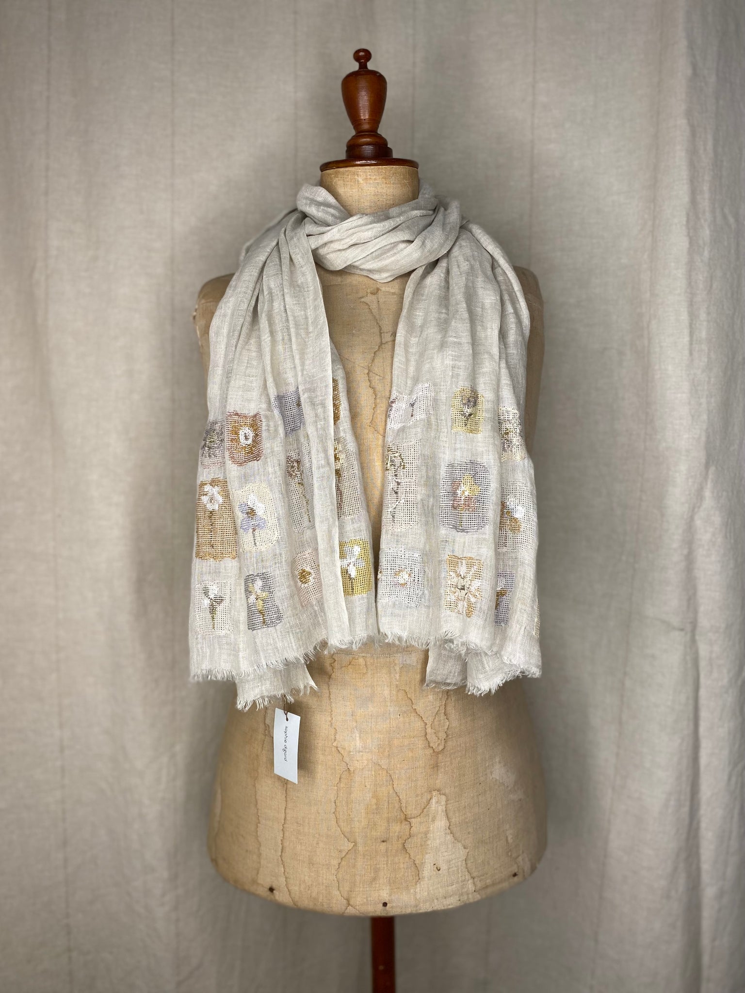 Cobille/Pierres & Chaux Linen Embroidered Stole