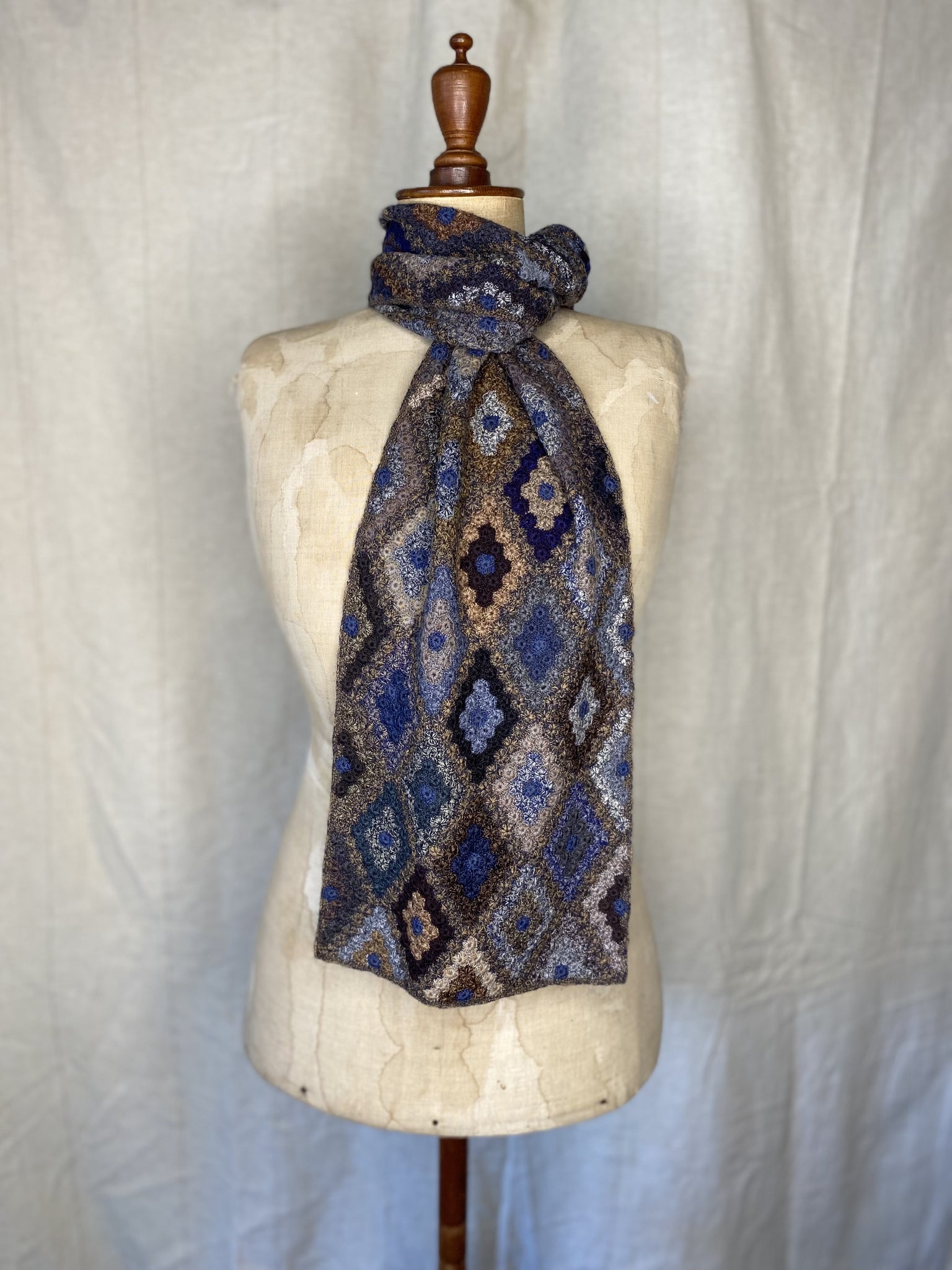 Carbonblue Gild Crochet Scarf