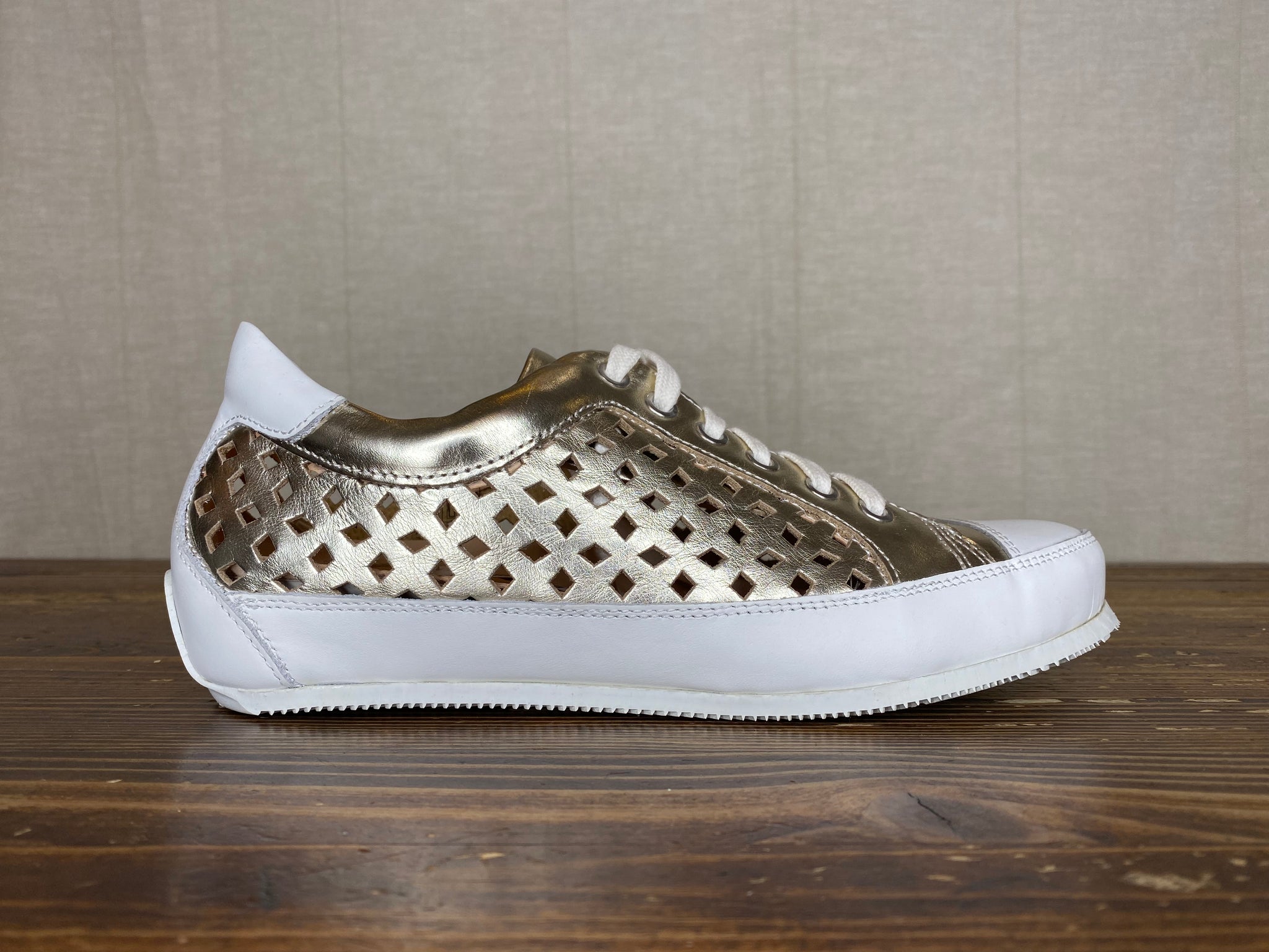 Aurora Platinum Crosshatch Sneaker