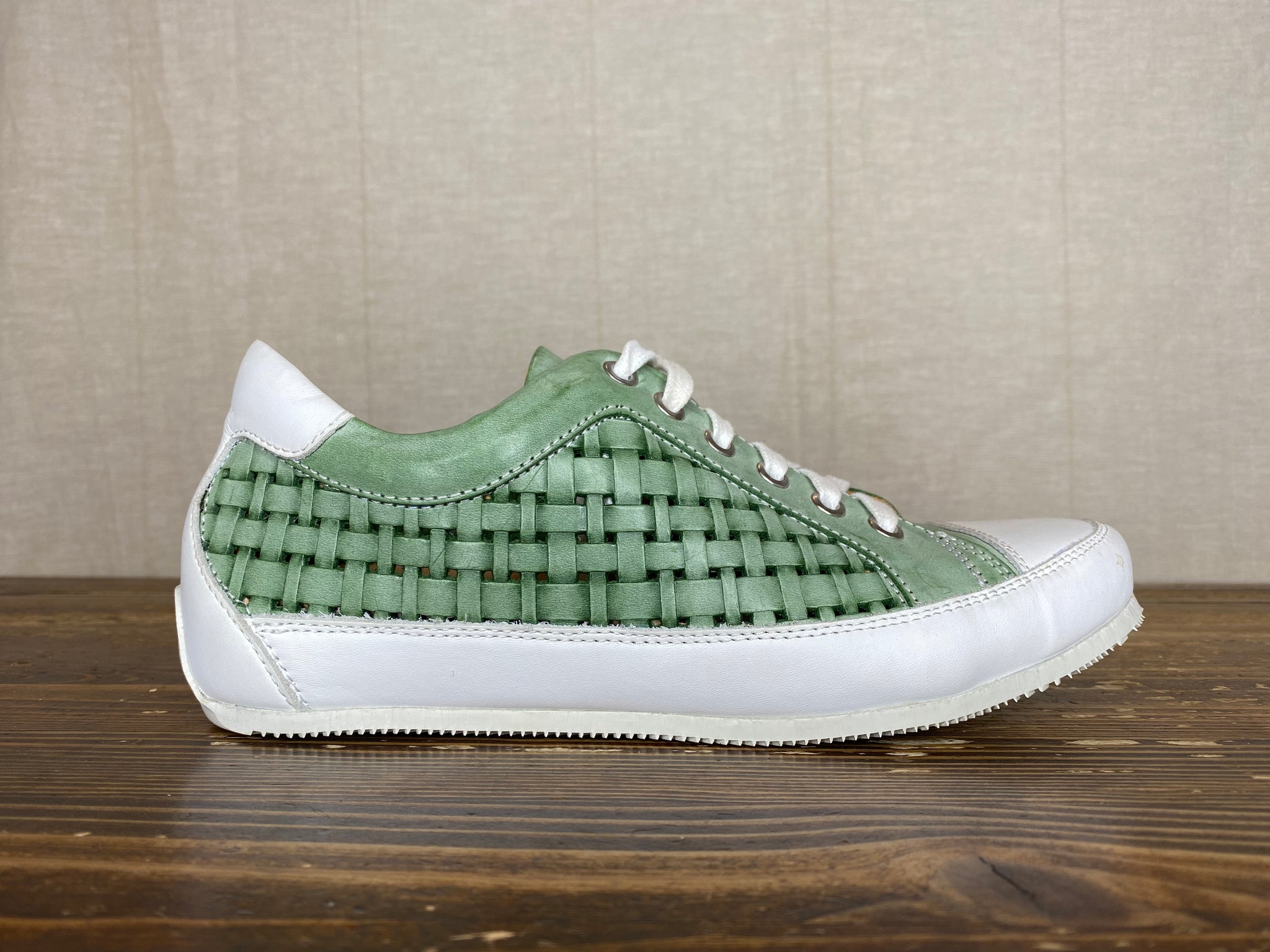 Bella Crosshatch Sneaker